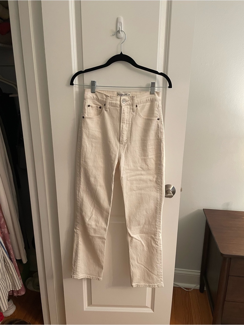 Abercrombie & Fitch Straight-Leg Jeans in Cream